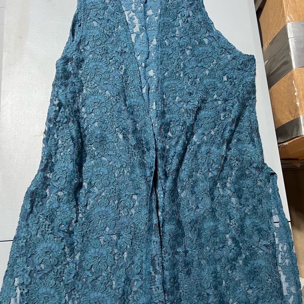 Teal Lace Sleeveless Top